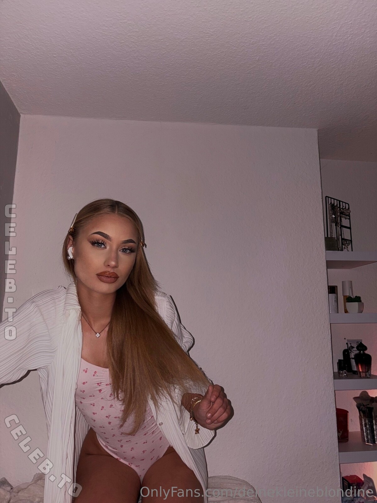 deinekleineblondine nude photo 1