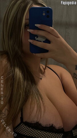Delfysele nude photo 4