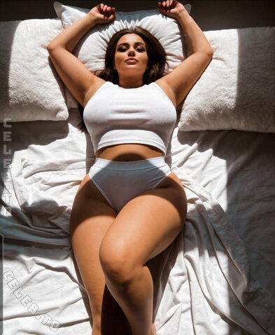 Deluxly nude photo 35