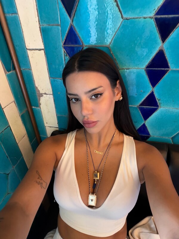 Demet Ozturk nude photo 17