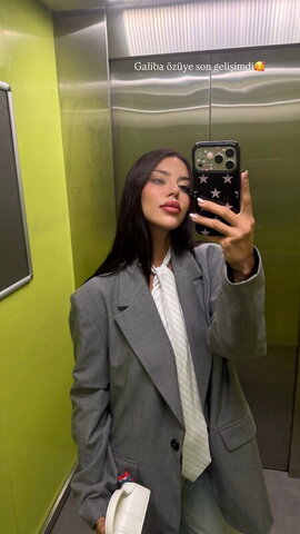 Demet Ozturk Sexy (3 photos)