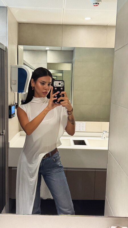 Demet Ozturk nude photo 2