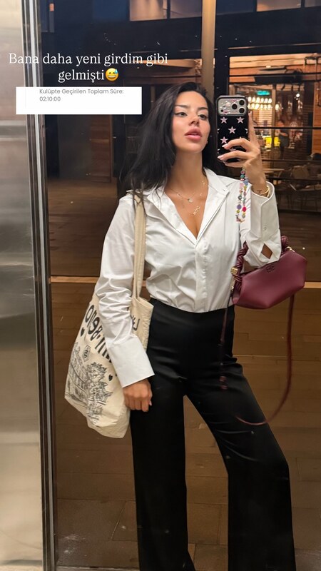 Demet Ozturk nude photo 1