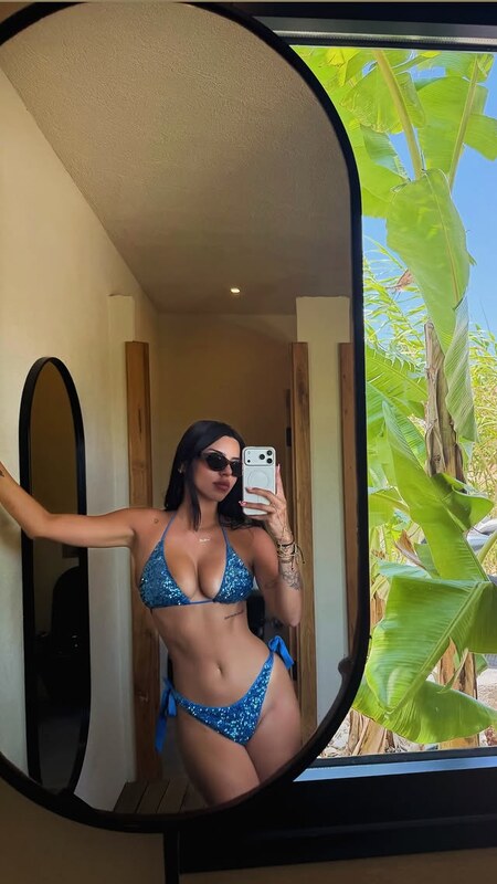 Demet Ozturk nude photo 9
