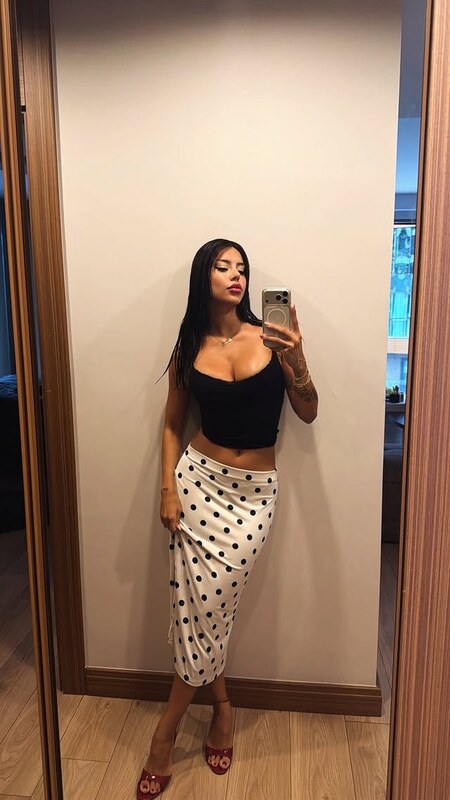 Demet Ozturk nude photo 15