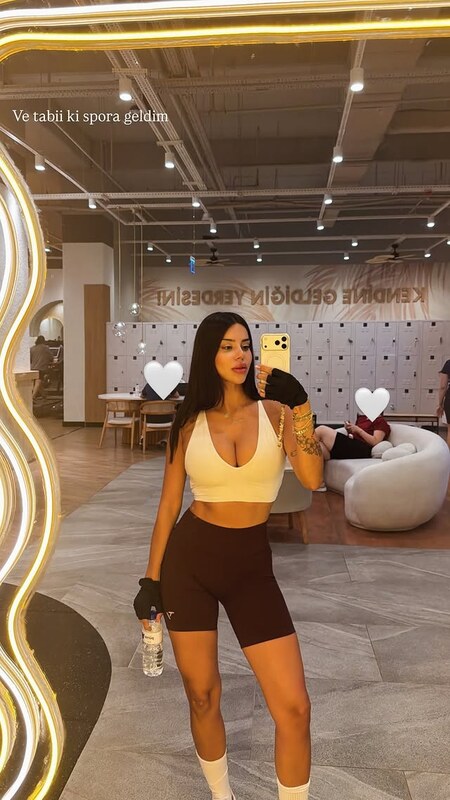Demet Ozturk nude photo 31