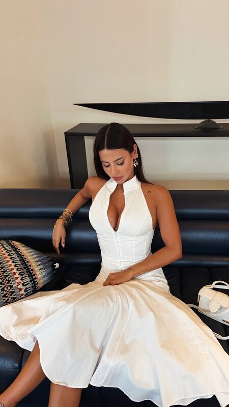 Demet Ozturk nude photo 17