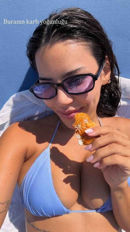 Demet Ozturk nude photo 18