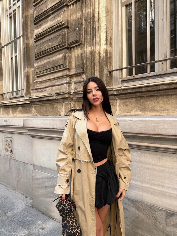 Demet Ozturk nude photo 12
