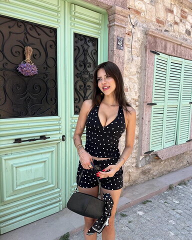 Demet Ozturk nude photo 30