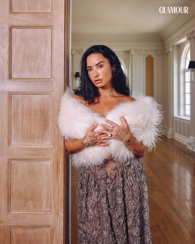 Demi Lovato nude photo 6