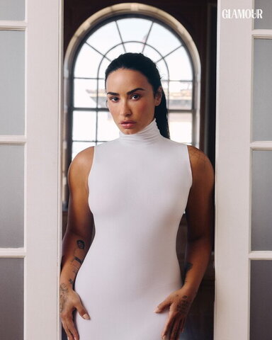 Demi Lovato nude photo 2