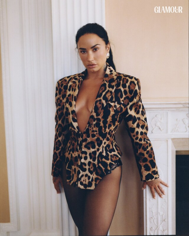Demi Lovato nude photo 11