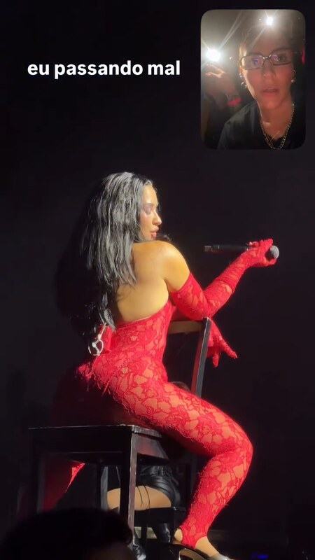 Demi Lovato nude photo 2
