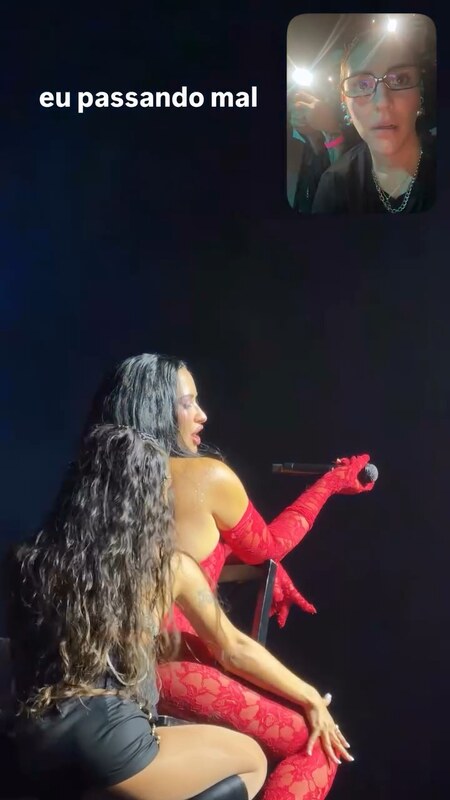 Demi Lovato nude photo 3