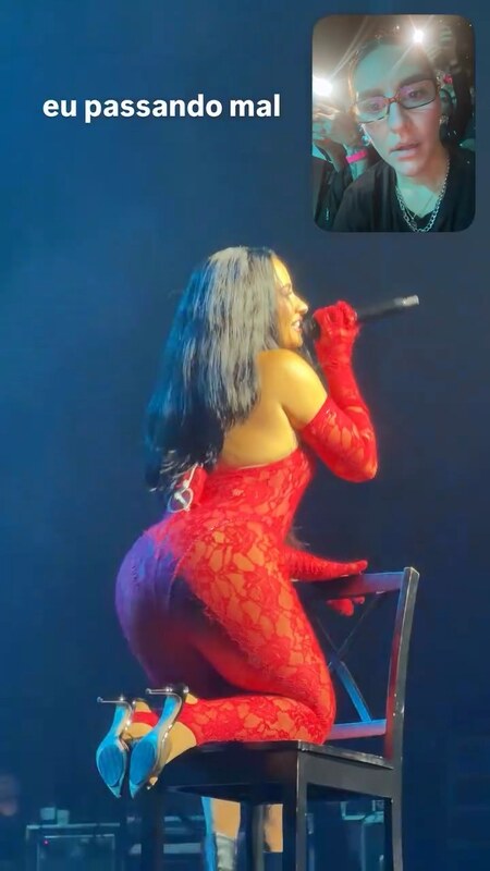 Demi Lovato nude photo 4