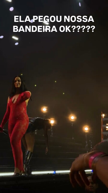 Demi Lovato nude photo 10