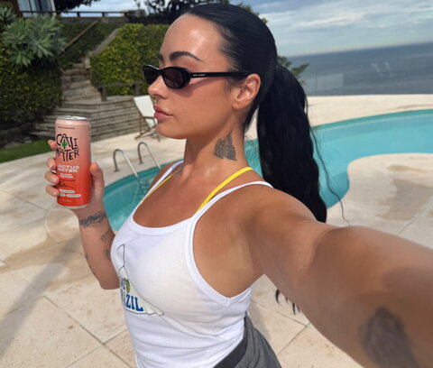 Demi Lovato nude photo 3