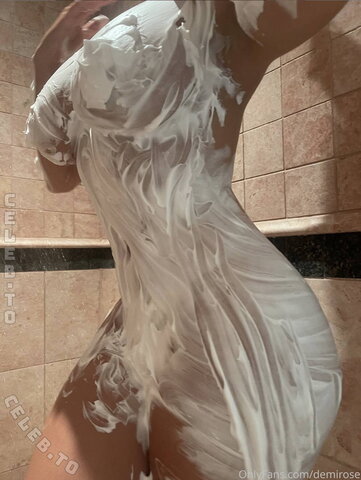 Demi Rose nude photo 10