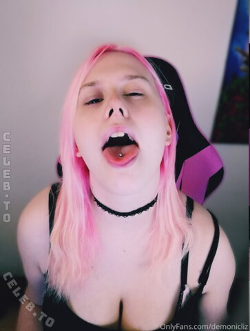 DemonicLiz nude photo 3