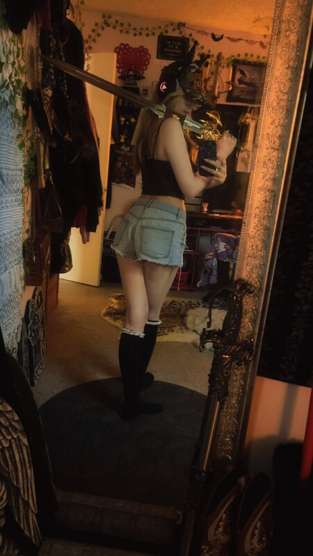 Demonxbae nude photo 1
