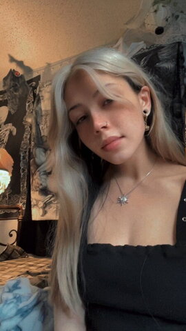 Demonxbae New (2 photos)