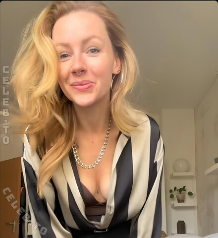 Denise Schwitalle nude photo 22