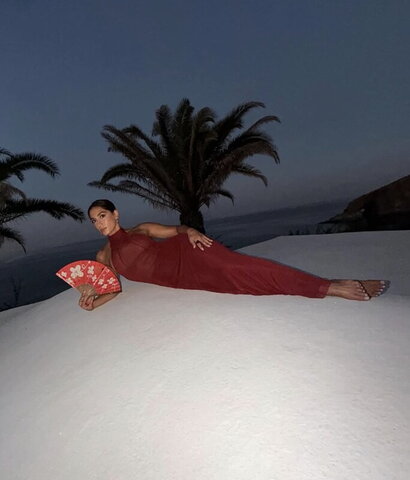Deniz Aksoy nude photo 13