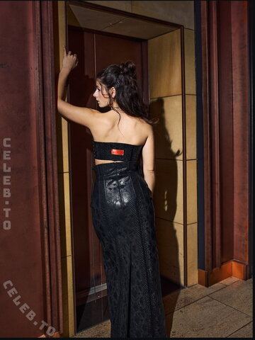 Derya Akyol nude photo 5