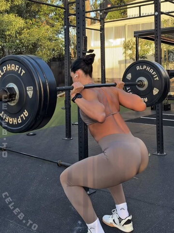 Desi Johnson photo 3