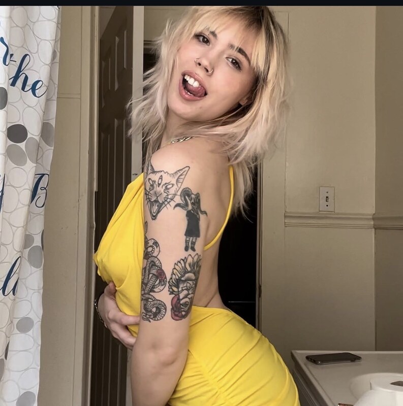 Desi nude photo 18