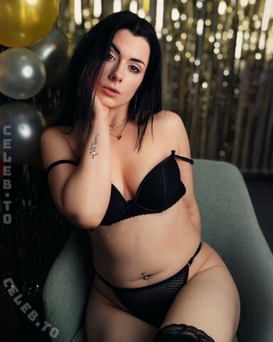 Desilicious.life nude photo 11