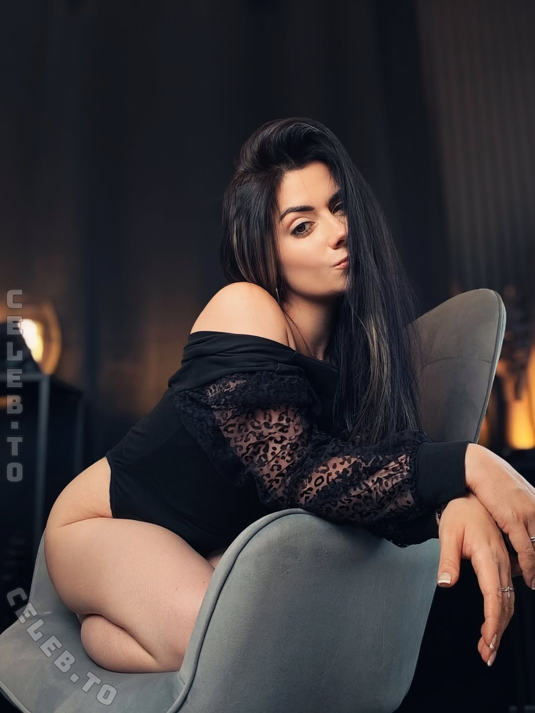 Desilicious.life nude photo 1