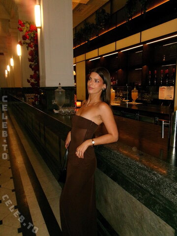 Develique nude photo 17