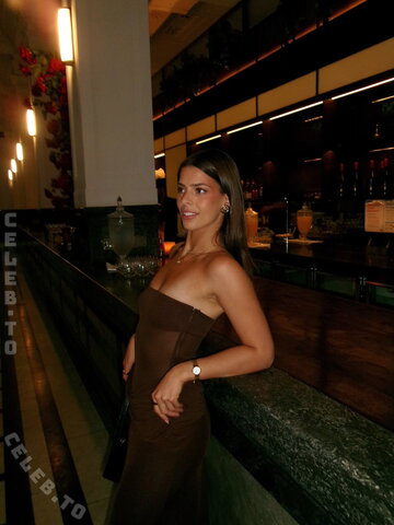 Develique nude photo 16
