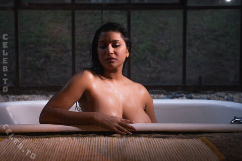 Devi The Model nude photo 39