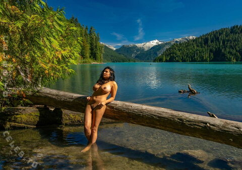 Devi The Model nude photo 22