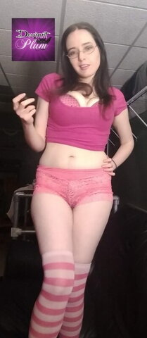 Deviant Plum Hot (16 photos)