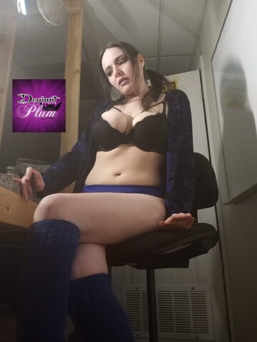 Deviant Plum nude photo 10