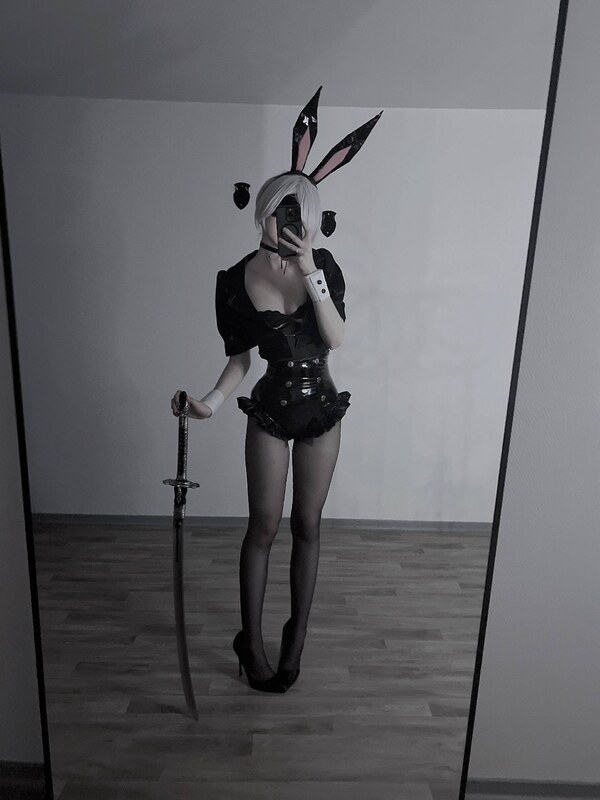 Devib1tch nude photo 2