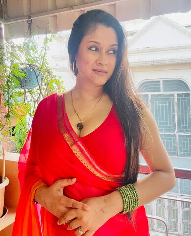 Devina Bose nude photo 12