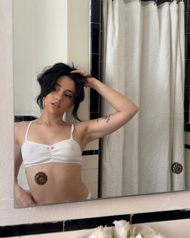 Devinevola nude photo 33