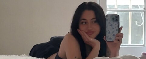 Devinevola nude photo 28