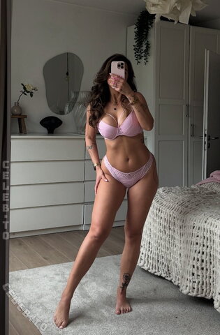 Diamondtearsx nude photo 16
