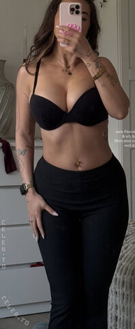 Diamondtearsx nude photo 56