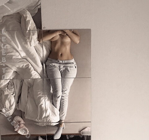 Diamondtearsx nude photo 3