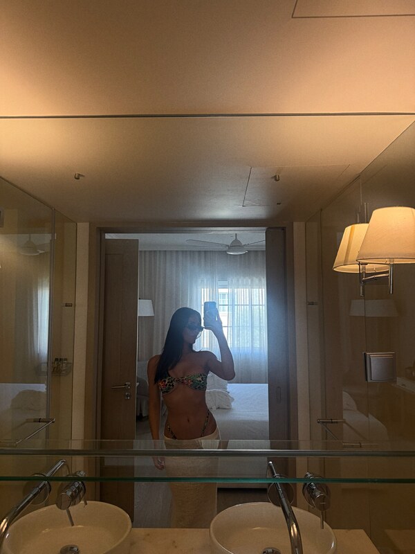 Diana Monteiro nude photo 2