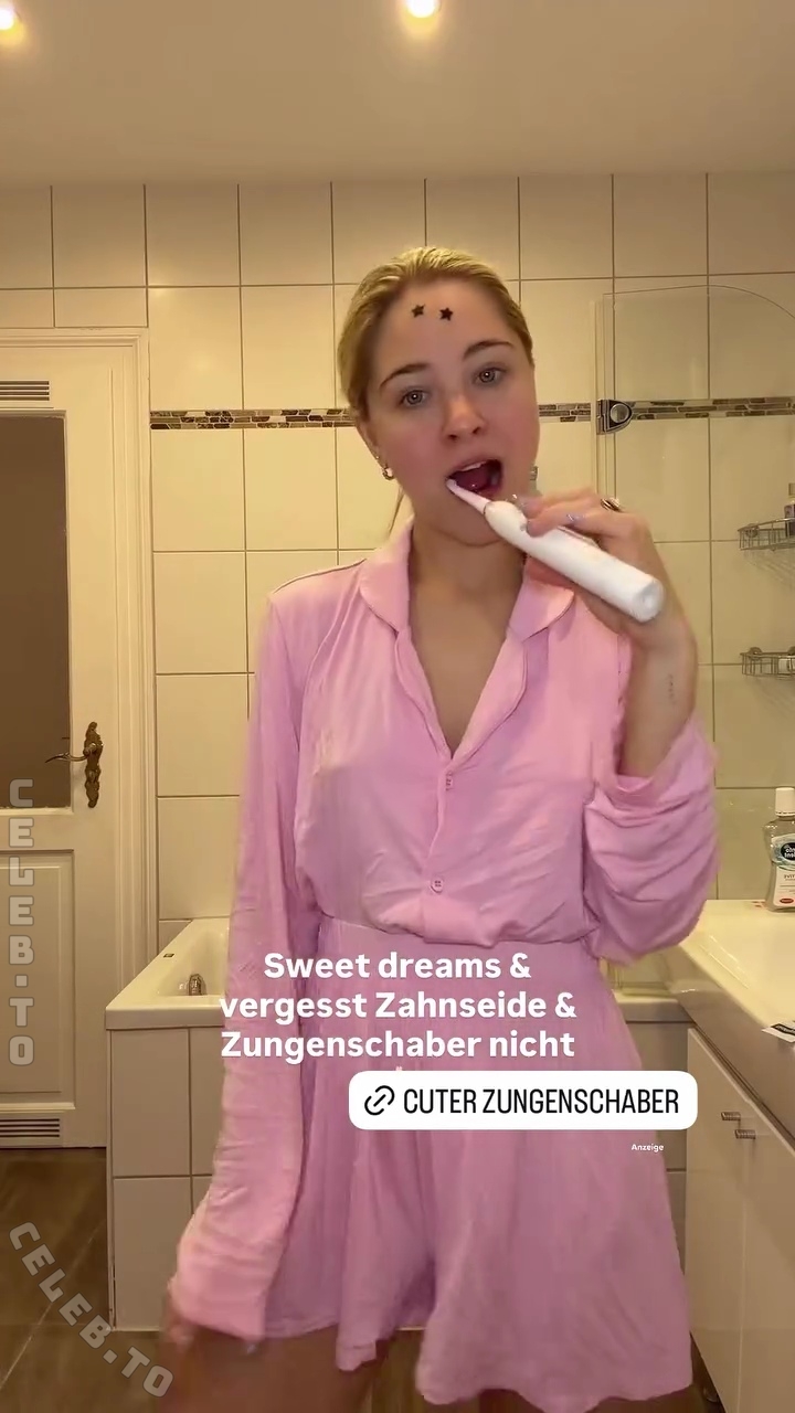 Diana zur Löwen nude photo 5