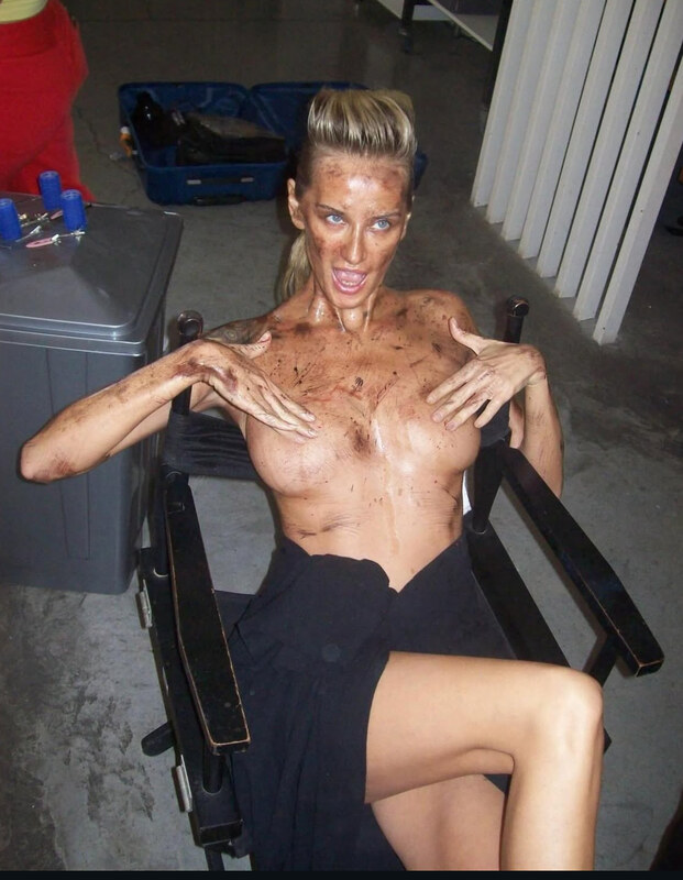 Didem Soydan nude photo 20