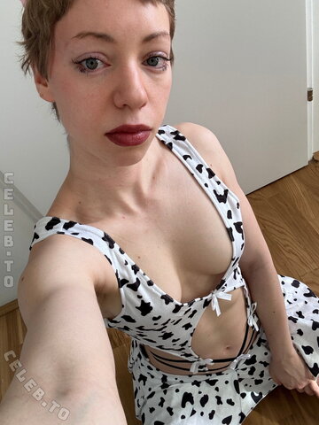 Die wilde Veganerin – how do you find my COW-les cute outfit? 🐮 up for some vegan heat? 🥰🔥